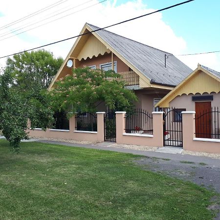 Apartament Matyas Vendeghaz Füzesgyarmat Zewnętrze zdjęcie